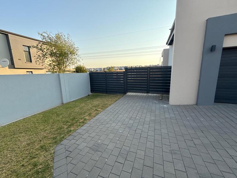 4 Bedroom Property for Sale in Midstream Meadows Gauteng