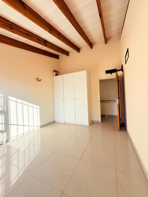 5 Bedroom Property for Sale in Woodmead Gauteng