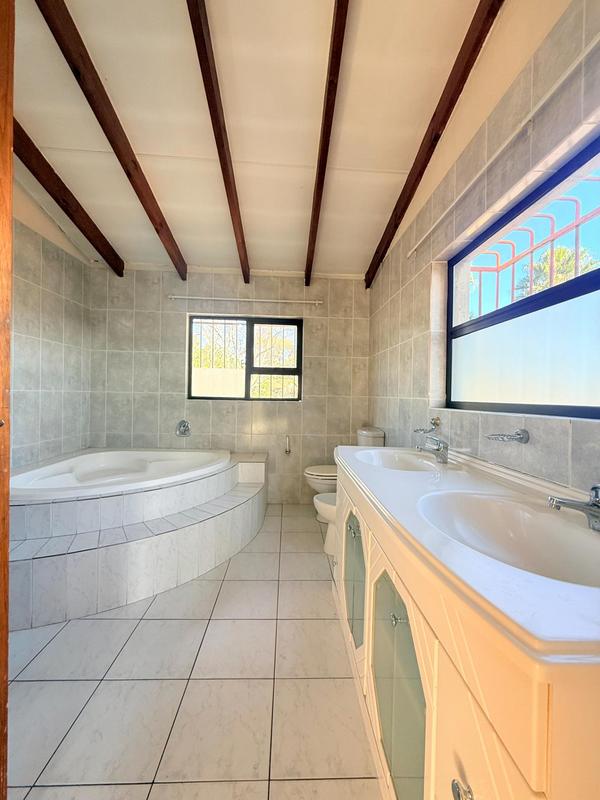 5 Bedroom Property for Sale in Woodmead Gauteng
