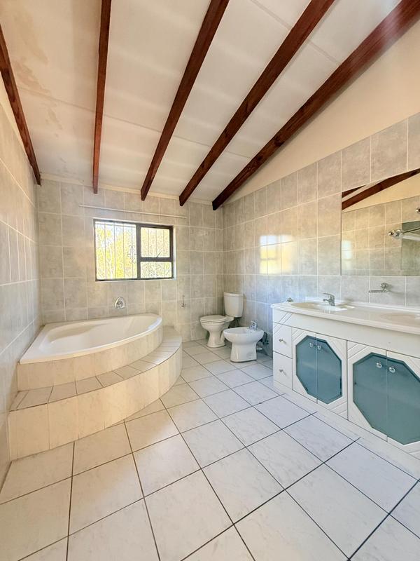 5 Bedroom Property for Sale in Woodmead Gauteng