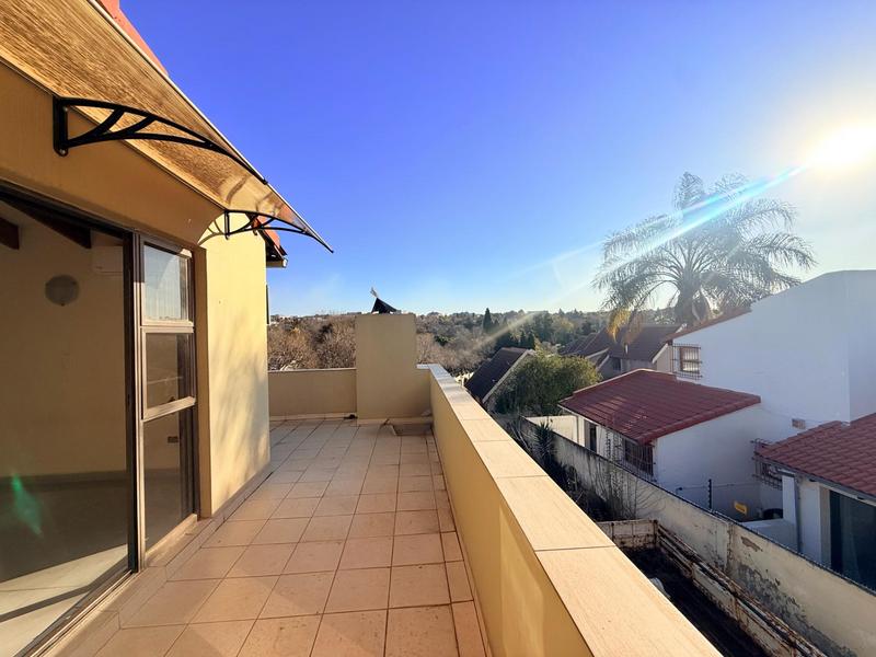 5 Bedroom Property for Sale in Woodmead Gauteng