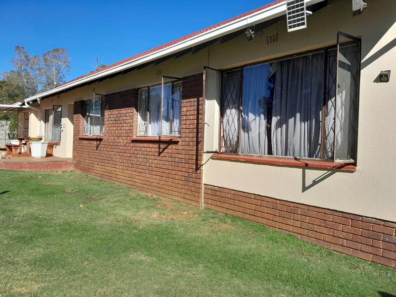 3 Bedroom Property for Sale in Brackendowns Gauteng
