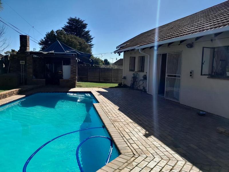 3 Bedroom Property for Sale in Brackendowns Gauteng