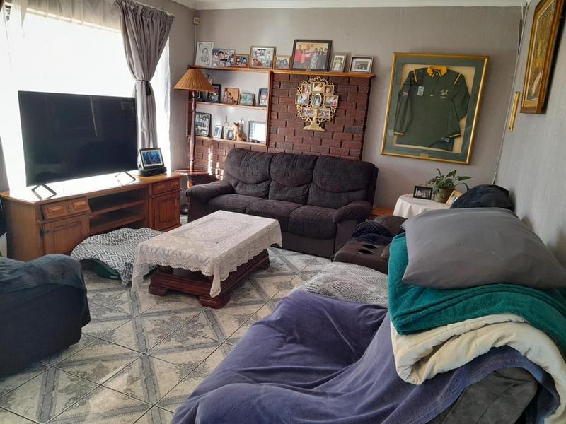 3 Bedroom Property for Sale in Brackendowns Gauteng