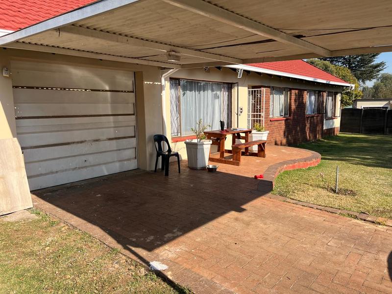 3 Bedroom Property for Sale in Brackendowns Gauteng