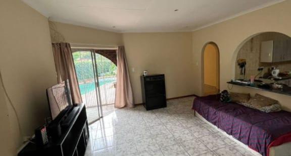 3 Bedroom Property for Sale in Birchleigh Gauteng