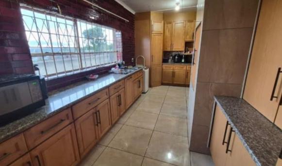 3 Bedroom Property for Sale in Birchleigh Gauteng