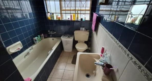3 Bedroom Property for Sale in Birchleigh Gauteng