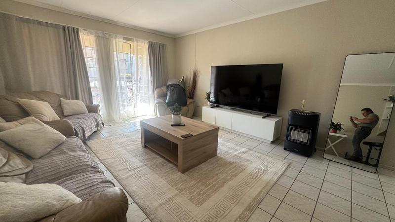 2 Bedroom Property for Sale in Oakdene Gauteng