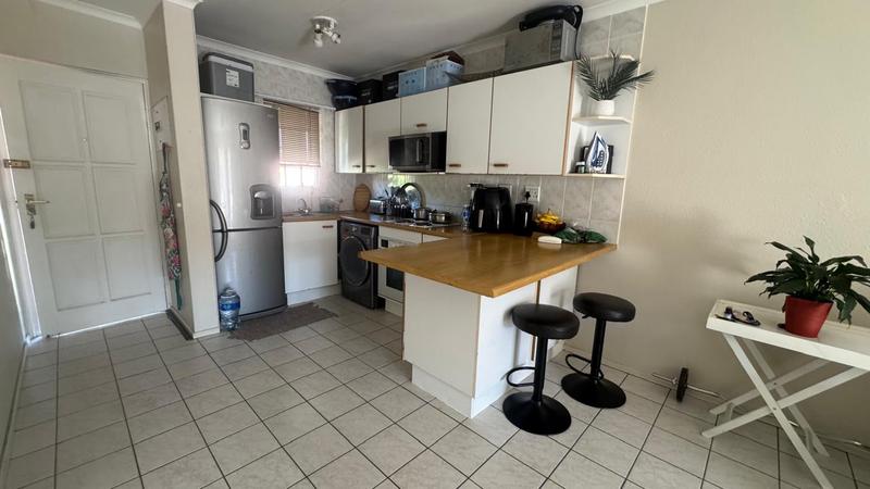 2 Bedroom Property for Sale in Oakdene Gauteng