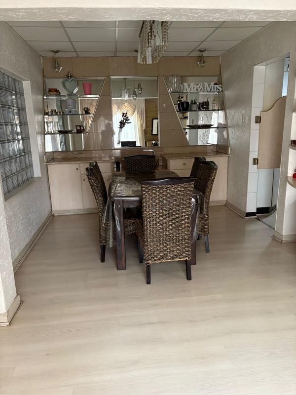 6 Bedroom Property for Sale in Laudium Gauteng