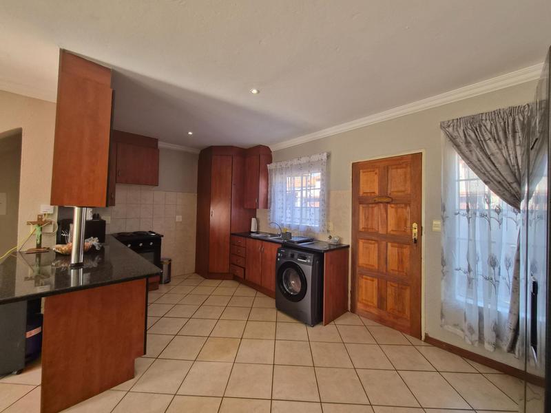 To Let 3 Bedroom Property for Rent in Annlin Gauteng