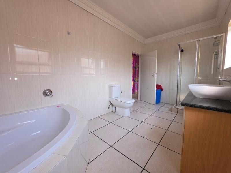 3 Bedroom Property for Sale in New Market Gauteng