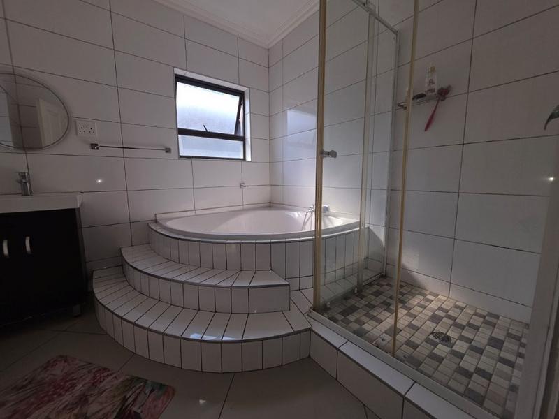 4 Bedroom Property for Sale in South Crest Gauteng