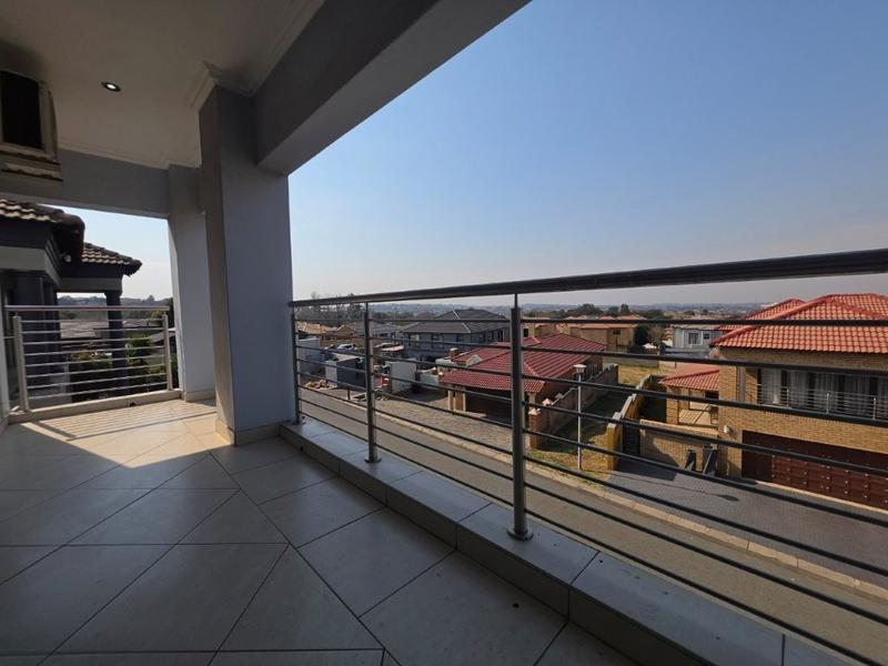 4 Bedroom Property for Sale in South Crest Gauteng