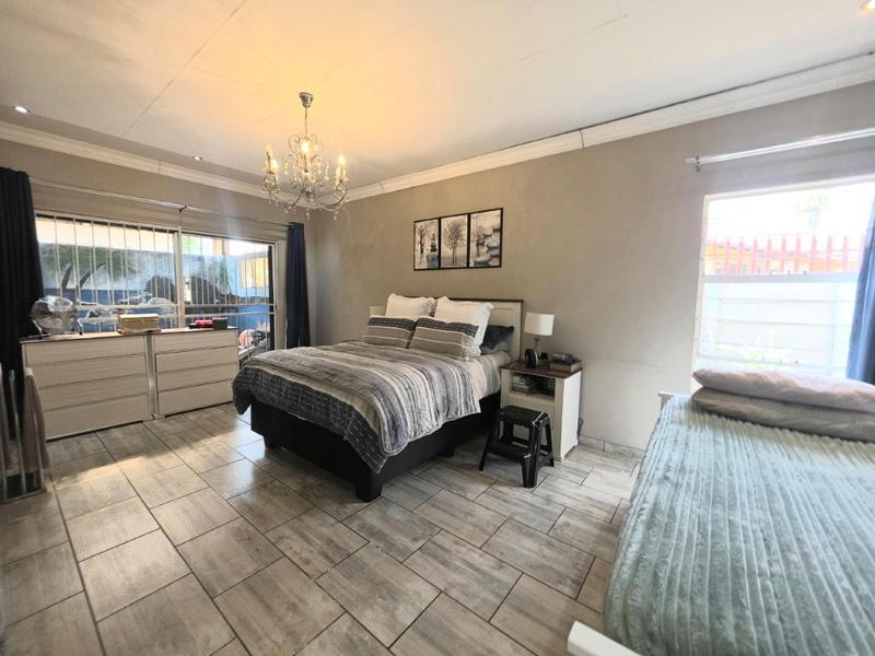 4 Bedroom Property for Sale in Verwoerdpark Gauteng