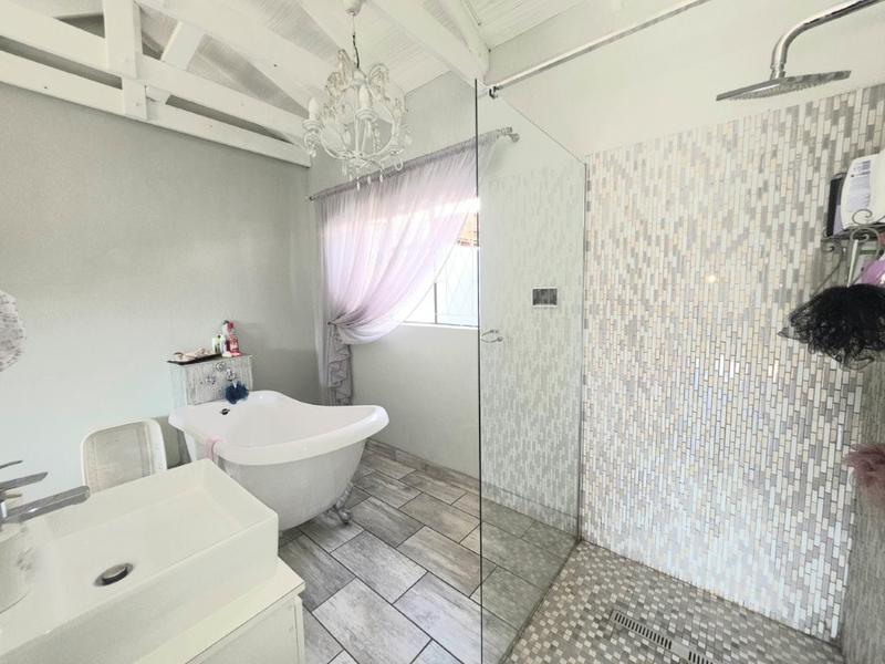 4 Bedroom Property for Sale in Verwoerdpark Gauteng