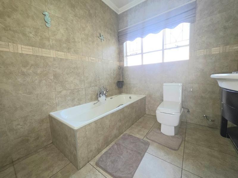 4 Bedroom Property for Sale in Verwoerdpark Gauteng