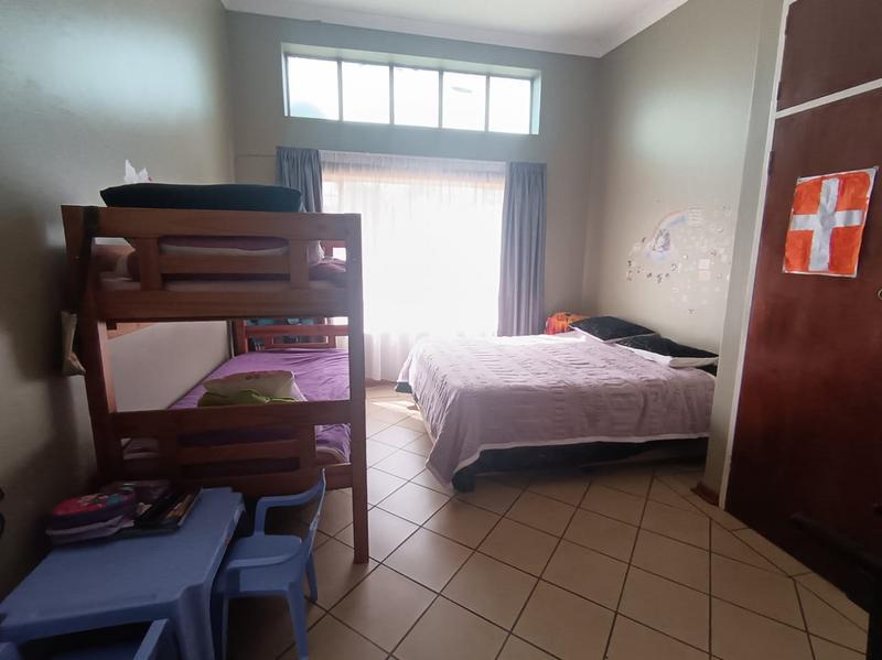 To Let 1 Bedroom Property for Rent in Petersfield Gauteng