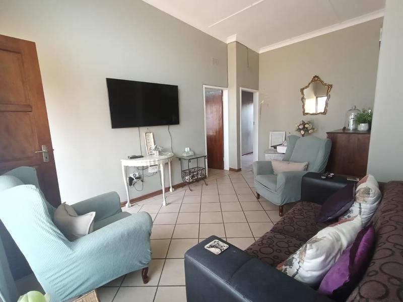 To Let 1 Bedroom Property for Rent in Petersfield Gauteng