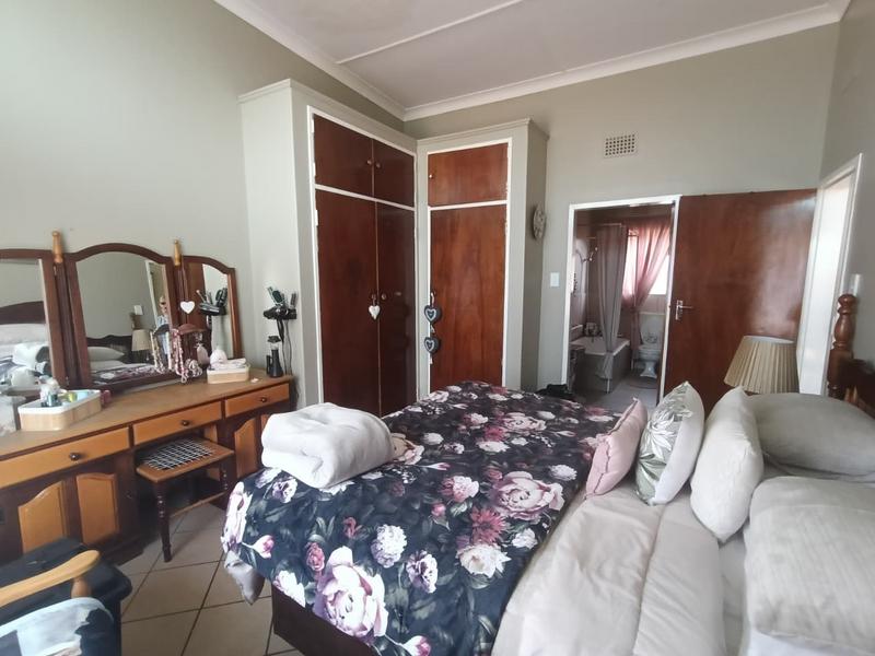 To Let 1 Bedroom Property for Rent in Petersfield Gauteng