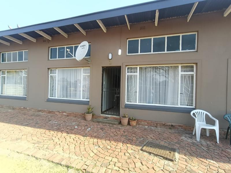 To Let 1 Bedroom Property for Rent in Petersfield Gauteng