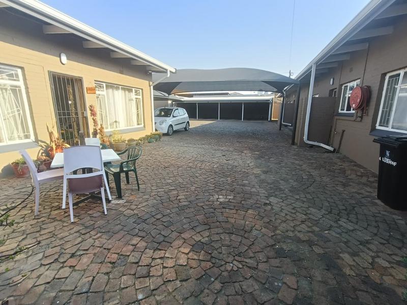 To Let 1 Bedroom Property for Rent in Petersfield Gauteng