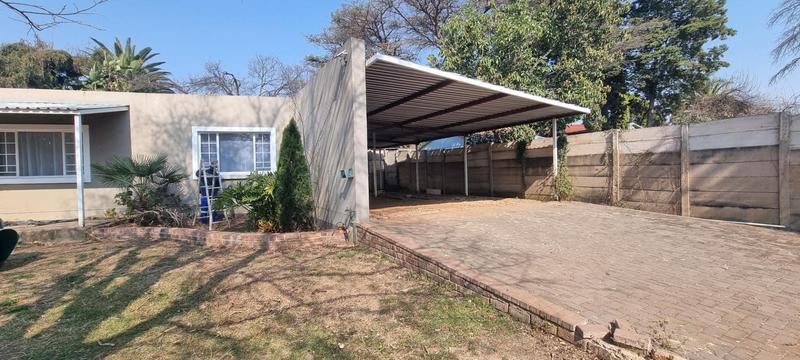 5 Bedroom Property for Sale in Wierda Park Gauteng