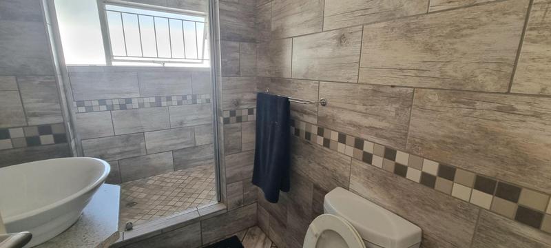5 Bedroom Property for Sale in Wierda Park Gauteng