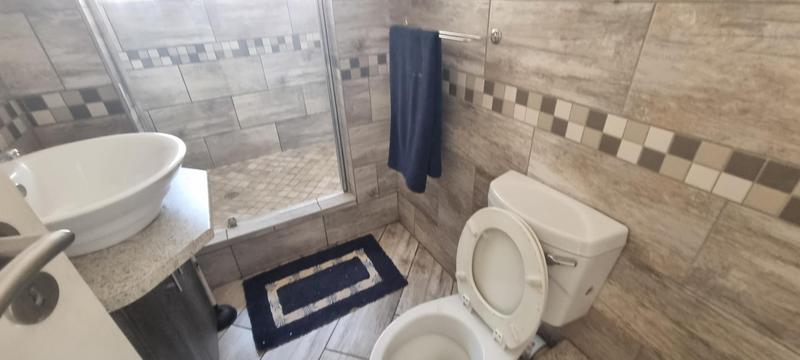 5 Bedroom Property for Sale in Wierda Park Gauteng