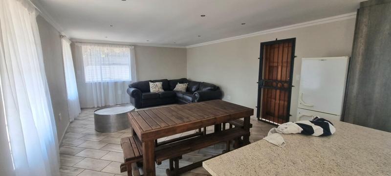 5 Bedroom Property for Sale in Wierda Park Gauteng