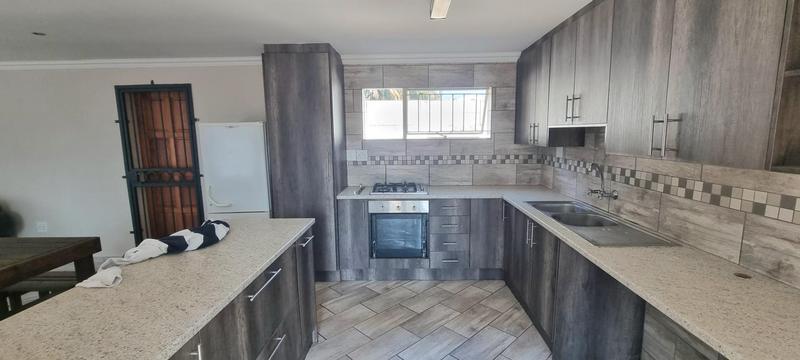 5 Bedroom Property for Sale in Wierda Park Gauteng