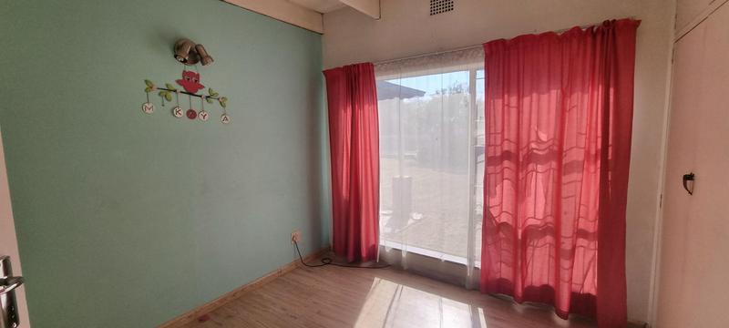 5 Bedroom Property for Sale in Wierda Park Gauteng