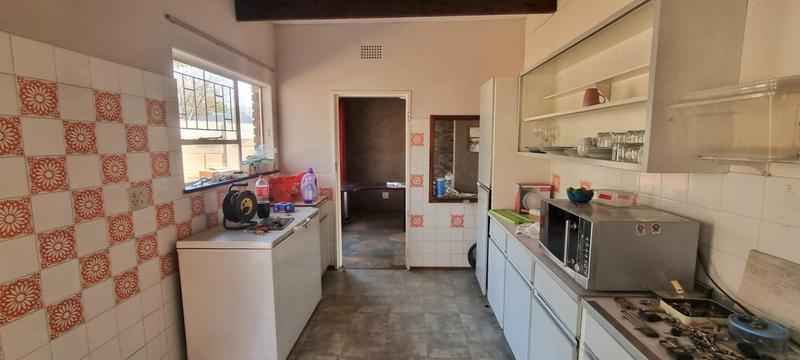 5 Bedroom Property for Sale in Wierda Park Gauteng