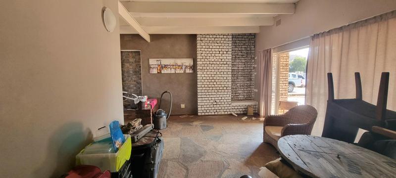 5 Bedroom Property for Sale in Wierda Park Gauteng