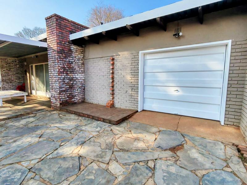 5 Bedroom Property for Sale in Wierda Park Gauteng