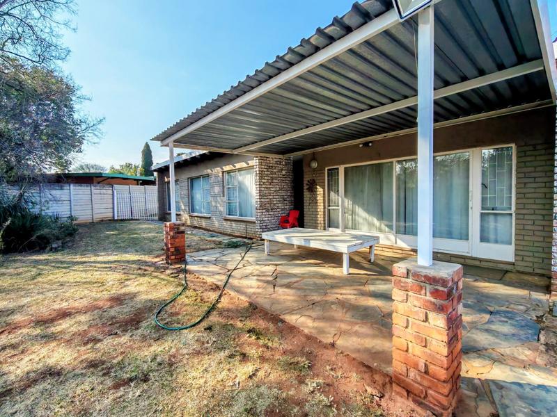 5 Bedroom Property for Sale in Wierda Park Gauteng