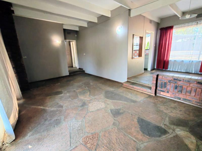 5 Bedroom Property for Sale in Wierda Park Gauteng