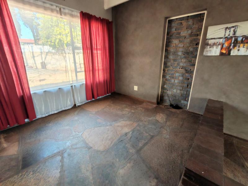 5 Bedroom Property for Sale in Wierda Park Gauteng