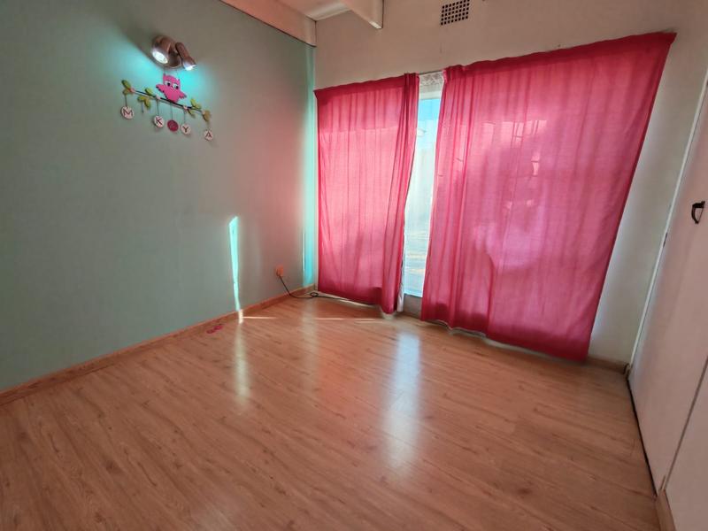 5 Bedroom Property for Sale in Wierda Park Gauteng