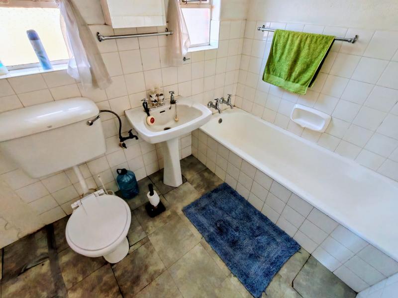 5 Bedroom Property for Sale in Wierda Park Gauteng
