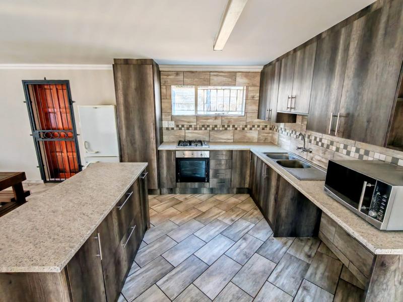 5 Bedroom Property for Sale in Wierda Park Gauteng