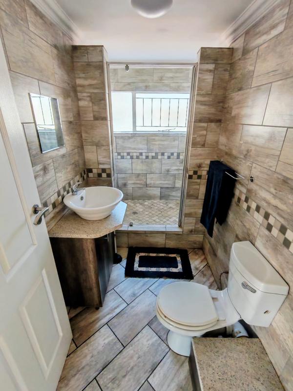 5 Bedroom Property for Sale in Wierda Park Gauteng
