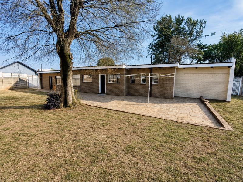 5 Bedroom Property for Sale in Wierda Park Gauteng
