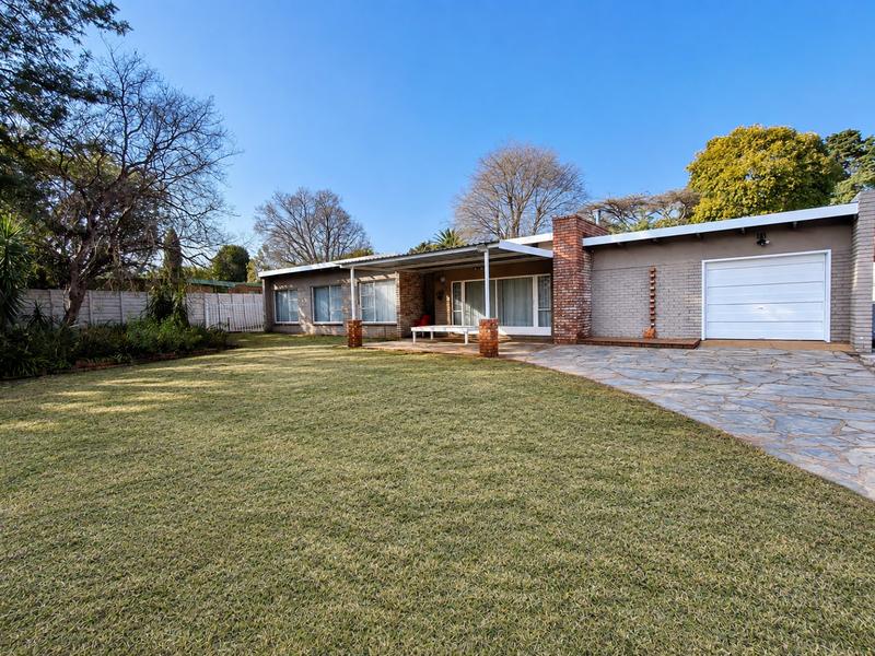 5 Bedroom Property for Sale in Wierda Park Gauteng
