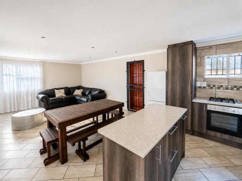 5 Bedroom Property for Sale in Wierda Park Gauteng