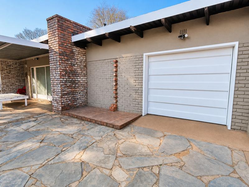 5 Bedroom Property for Sale in Wierda Park Gauteng