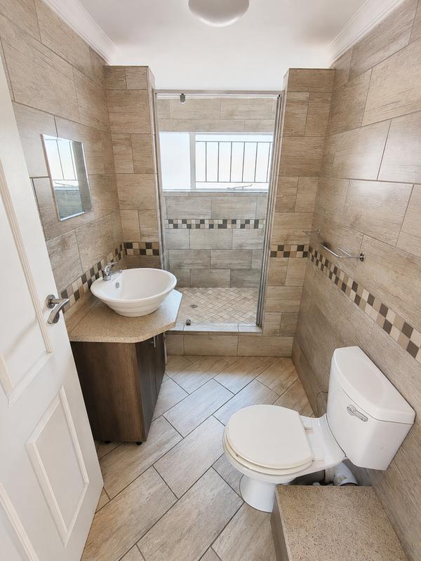 5 Bedroom Property for Sale in Wierda Park Gauteng
