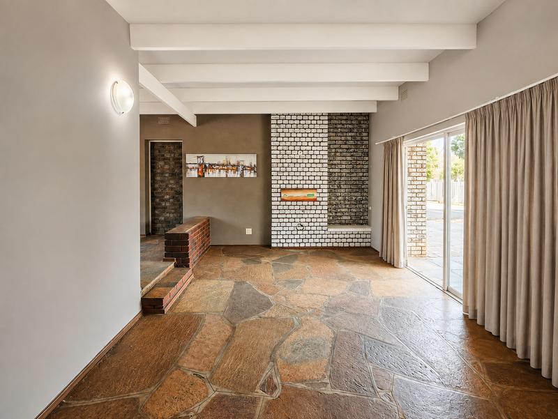 5 Bedroom Property for Sale in Wierda Park Gauteng