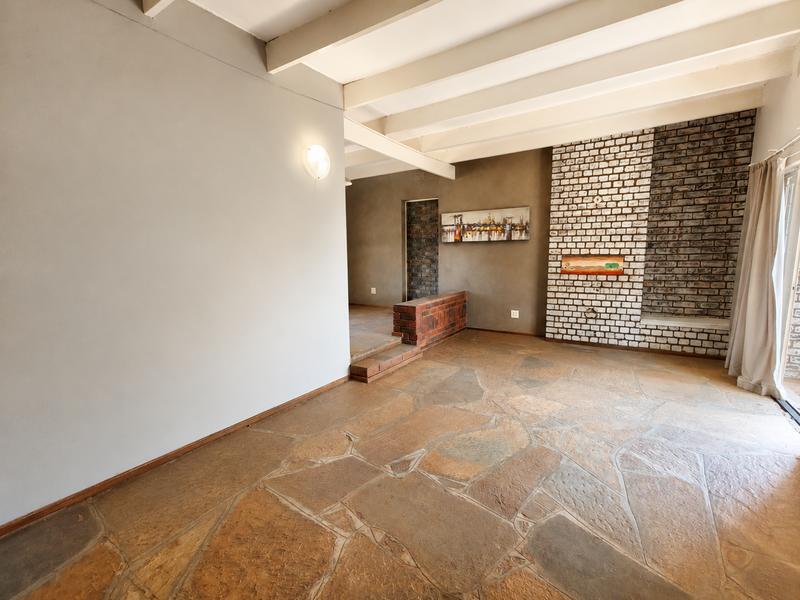 5 Bedroom Property for Sale in Wierda Park Gauteng